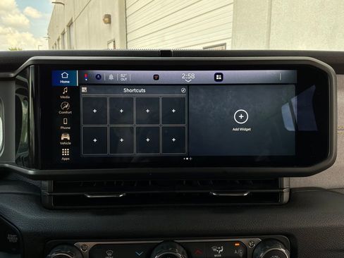 Used 2025 Jeep Wrangler Sport S image 23