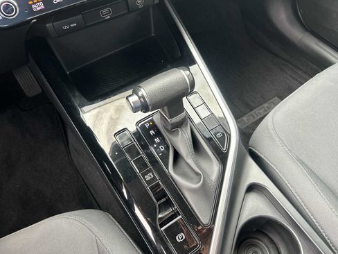 Used 2024 Kia Niro LX FWD image 20
