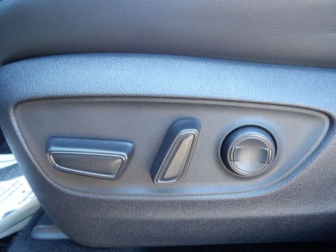 Used 2021 Toyota Highlander XLE FWD image 14