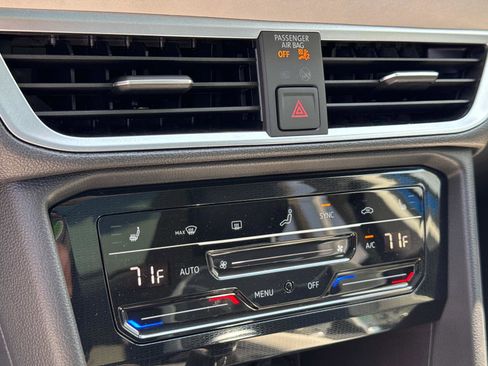 New 2025 Volkswagen Taos SE image 11