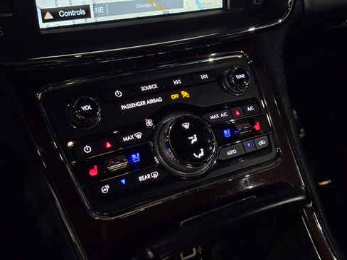 Used 2018 Lincoln Continental Reserve image 40