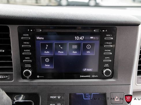 Used 2018 Toyota Sienna LE image 26