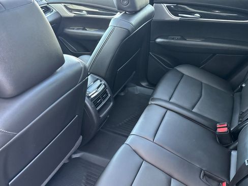Used 2022 Cadillac XT5 Premium Luxury w/ Technology Package AWD/4WD image 13