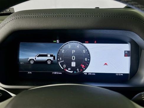 Used 2024 Land Rover Defender 110 S image 13