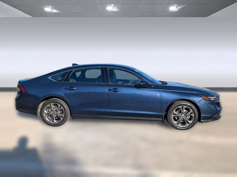 Used 2023 Honda Accord EX image 8