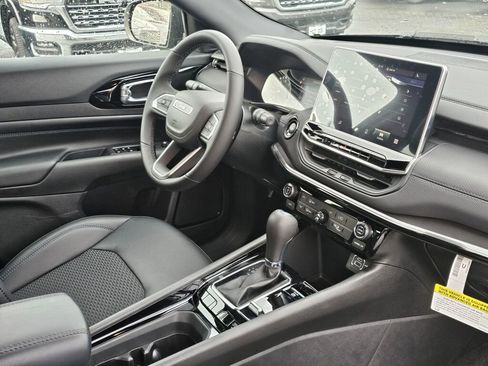 New 2026 Jeep Compass Latitude image 11