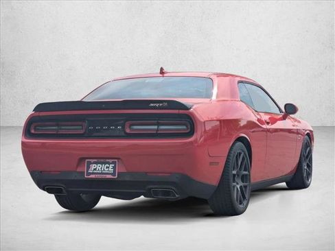 Used 2016 Dodge Challenger R/T Scat Pack RWD image 5