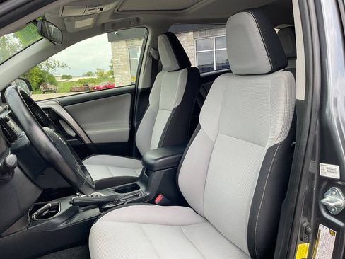 Used 2018 Toyota RAV4 XLE w/ Convenience Package AWD/4WD image 15