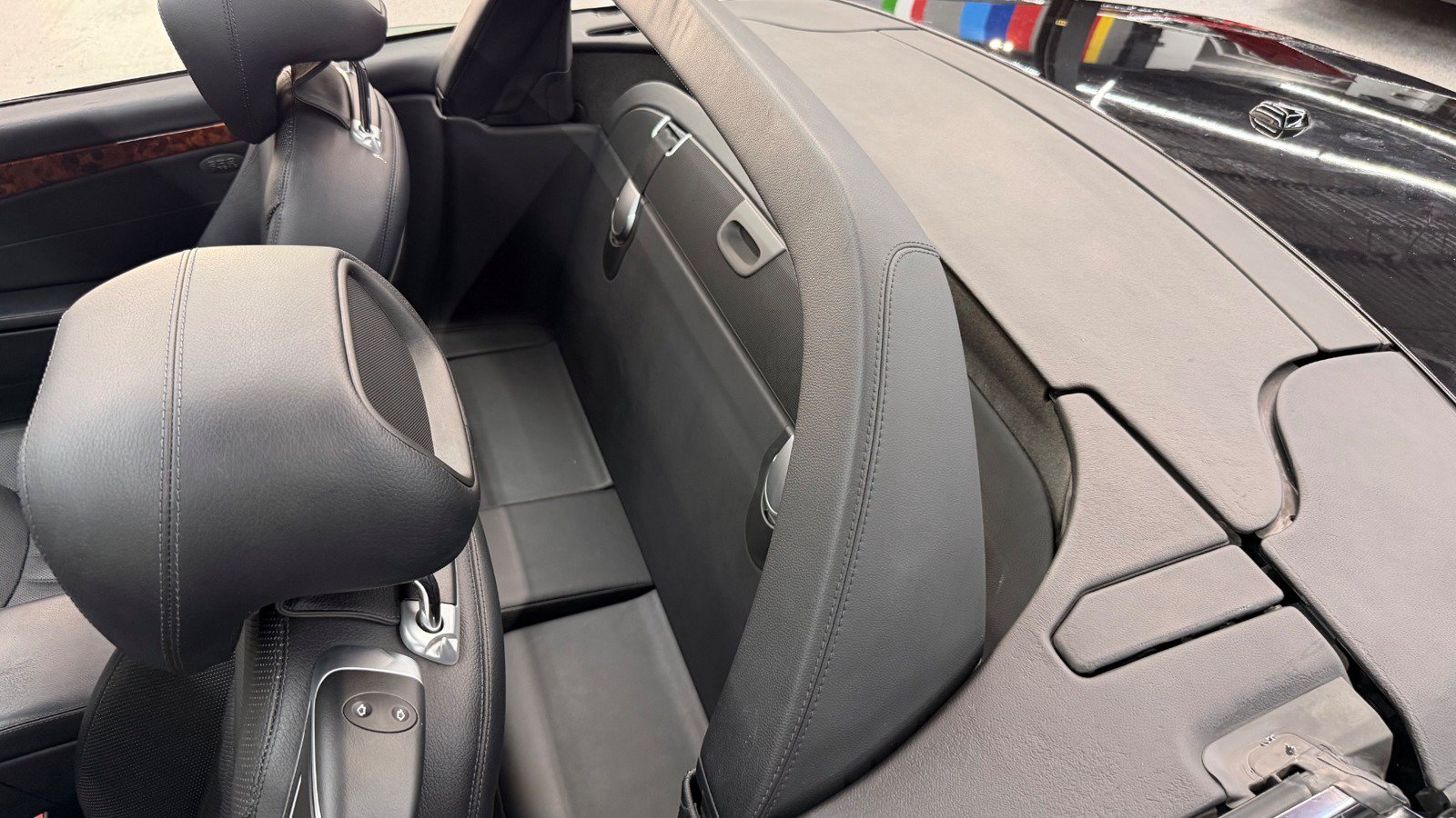 Used 2011 Mercedes-Benz SL 550 image 30