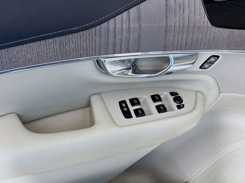 Used 2021 Volvo XC90 T6 Inscription w/ Advanced Package image 18