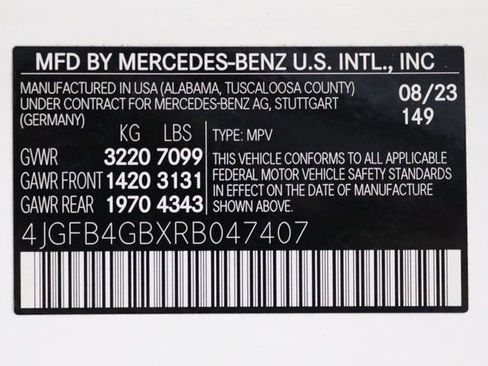 Used 2024 Mercedes-Benz GLE 450e 4MATIC w/ Driver Assistance Package image 35