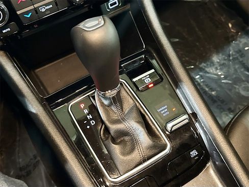 Used 2025 Jeep Compass Latitude image 16