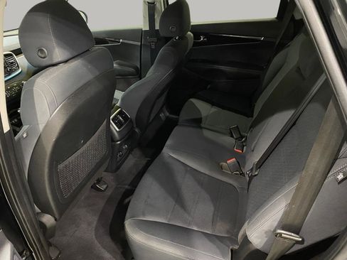 Used 2018 Kia Sorento AWD image 16