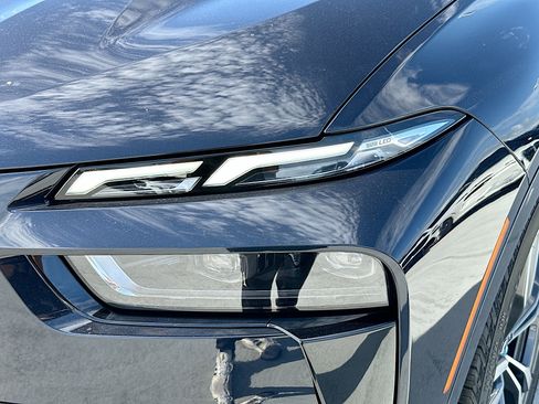 New 2025 BMW X7 M60i w/ Executive Package image 32