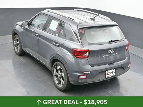 Used 2025 Hyundai Venue SEL image 20