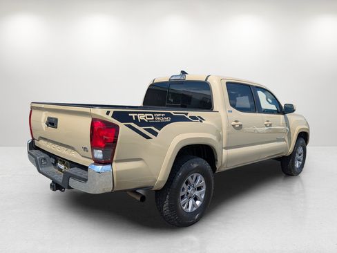 Used 2019 Toyota Tacoma SR5 RWD image 5