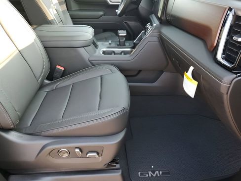 New 2026 GMC Sierra 1500 Denali w/ Denali Reserve Package image 16
