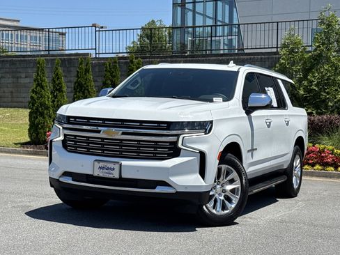 Used 2023 Chevrolet Suburban Premier AWD/4WD image 5