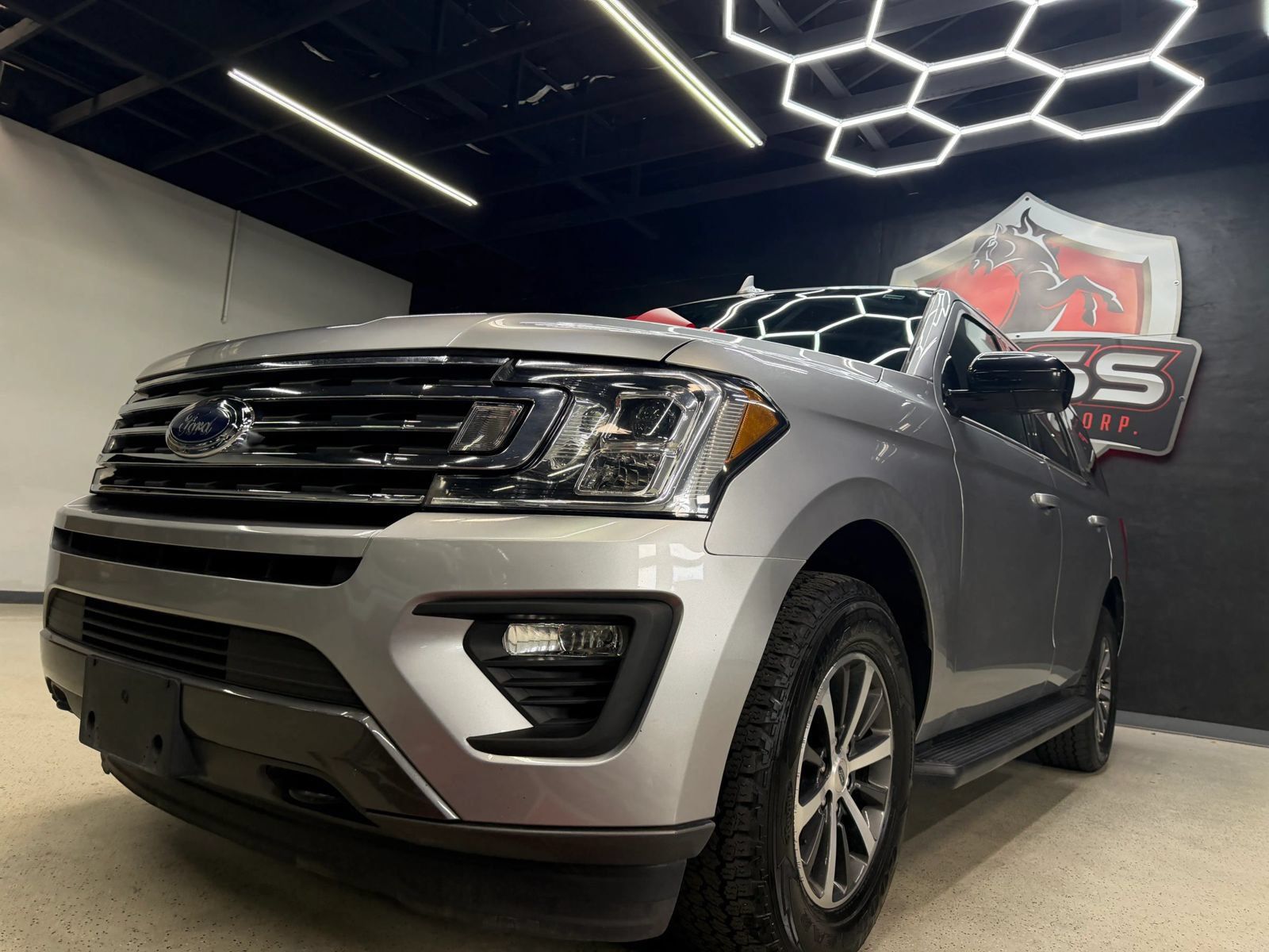 Used 2021 Ford Expedition XL AWD/4WD image 3