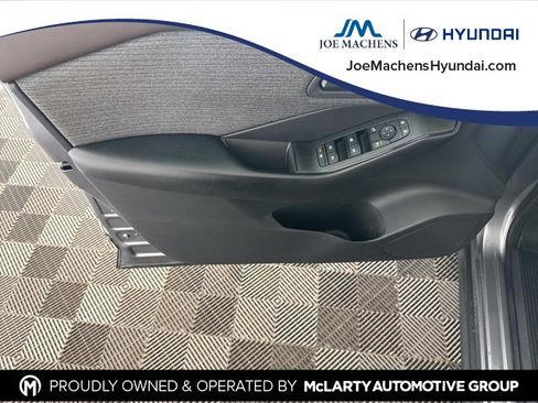 Used 2023 Nissan Rogue S image 21