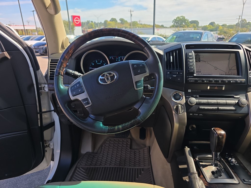 Used 2011 Toyota Land Cruiser w/ Upgrade Pkg AWD/4WD image 22