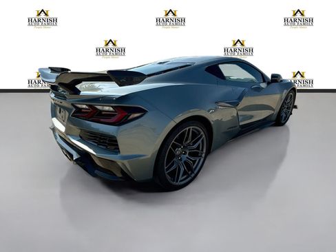 Used 2024 Chevrolet Corvette Z06 w/ Z07 Performance Package RWD image 7