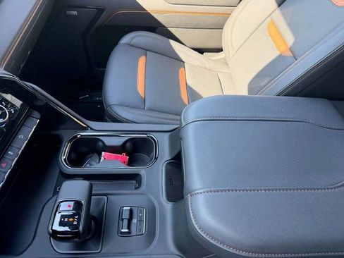 Used 2025 GMC Sierra 1500 AT4 w/ AT4 Premium Package image 31