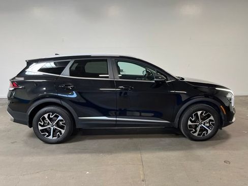 Used 2023 Kia Sportage EX AWD/4WD image 2