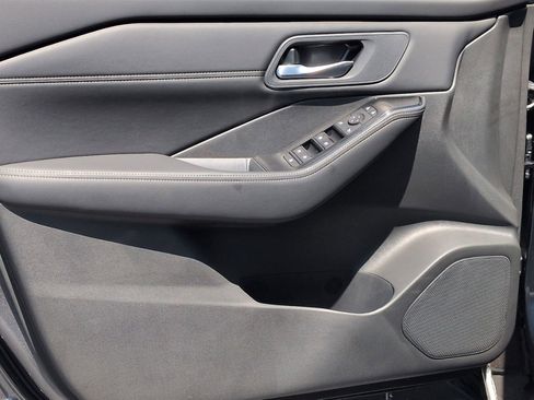 New 2026 Nissan Rogue SV FWD image 12