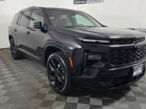 Used 2024 Chevrolet Traverse RS image 8