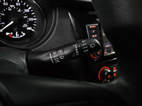 Used 2020 Nissan Rogue S image 21