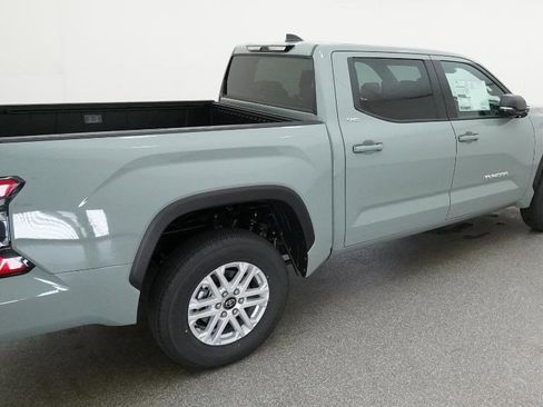 New 2026 Toyota Tundra SR5 AWD/4WD image 13