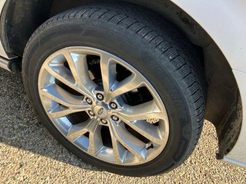 Used 2019 Ford Expedition Platinum AWD/4WD image 5