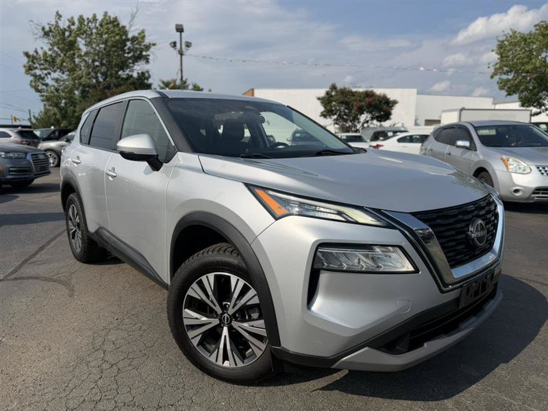 Used 2022 Nissan Rogue SV FWD image 2