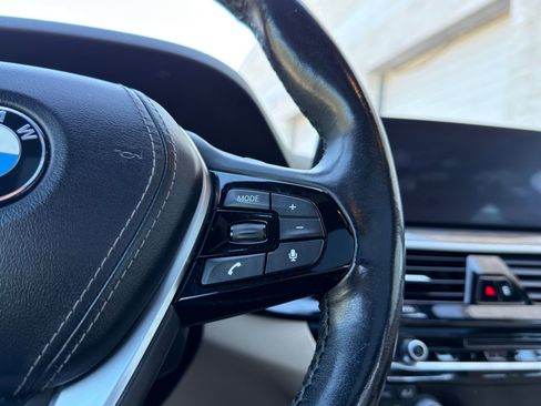 Used 2018 BMW 530e xDrive image 24