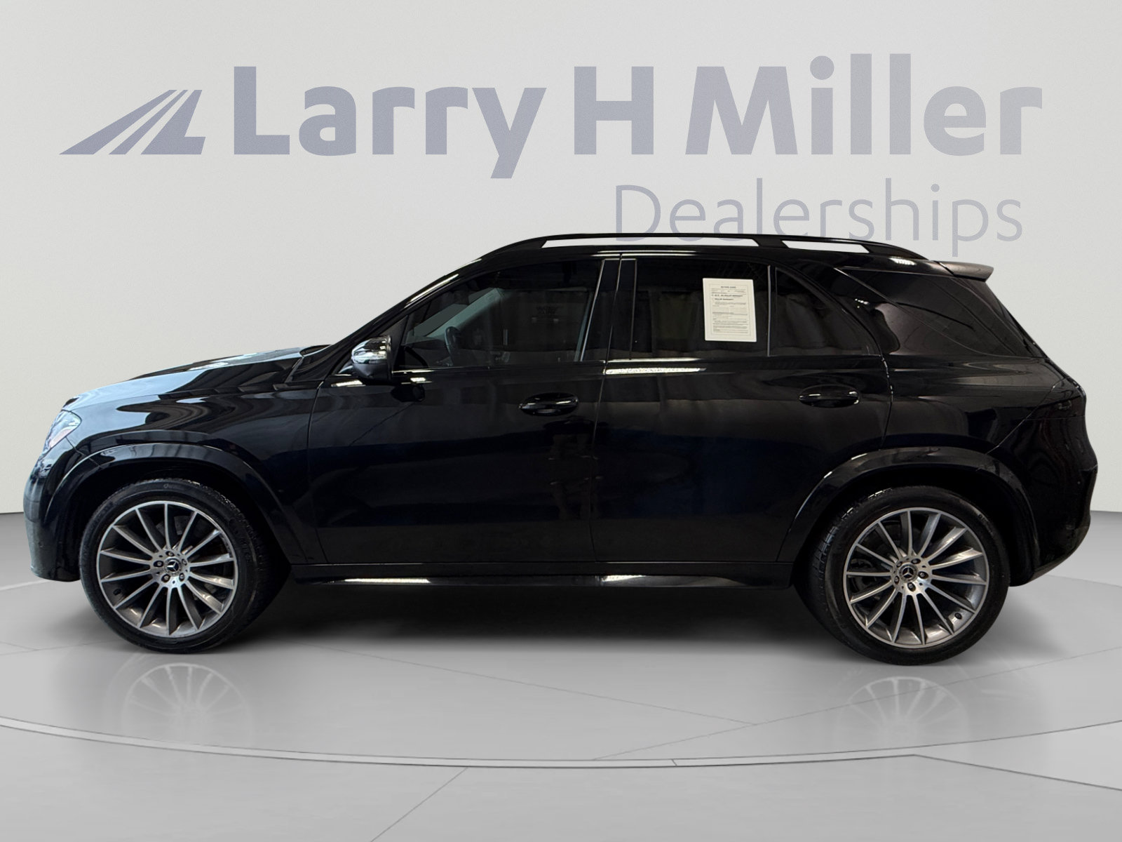Used 2024 Mercedes-Benz GLE 350 4MATIC image 2