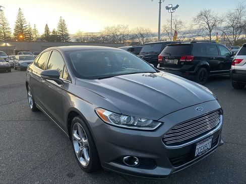 Used 2014 Ford Fusion SE image 7