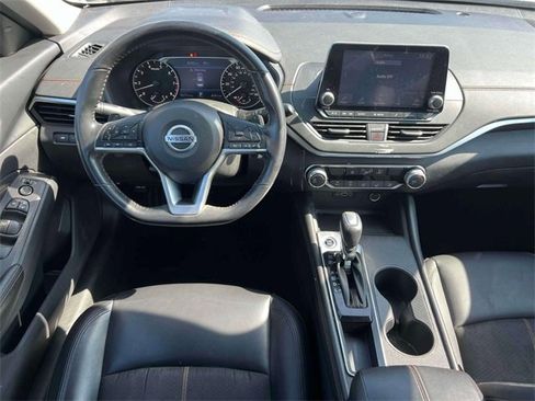 Used 2022 Nissan Altima 2.5 SR image 13