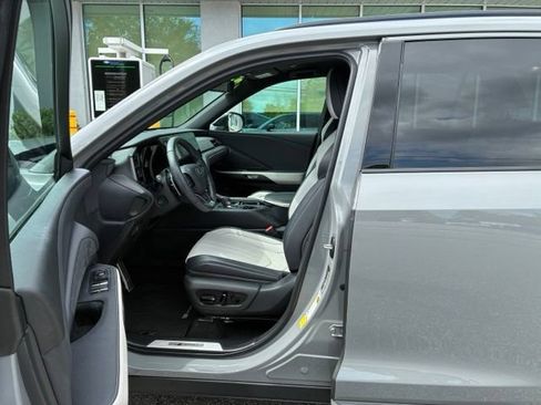 Used 2024 Lexus TX 500h AWD w/ Technology Package image 21