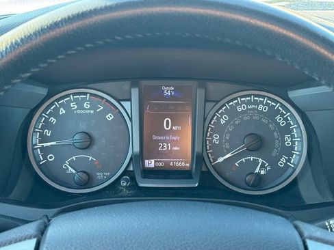 Used 2019 Toyota Tacoma TRD Sport AWD/4WD image 8