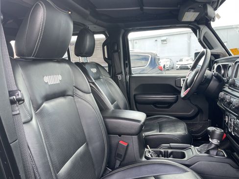 Used 2019 Jeep Wrangler Unlimited Sport S image 13