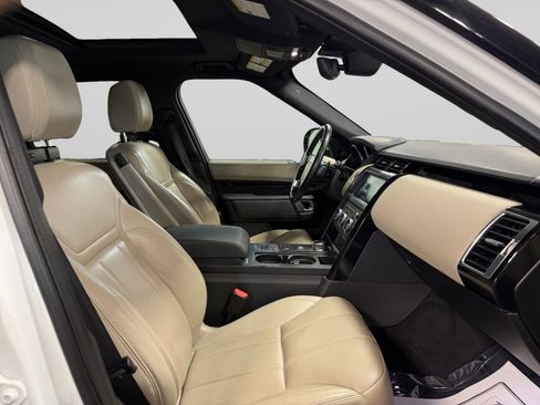 Used 2018 Land Rover Discovery SE AWD/4WD image 23