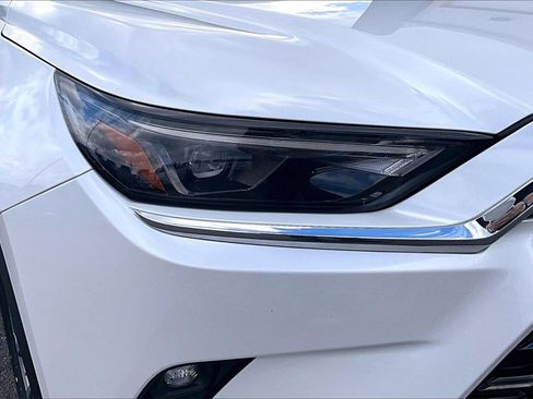 Used 2024 Toyota Grand Highlander Limited image 30