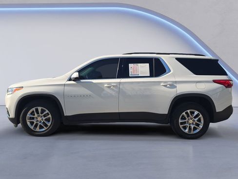 Used 2020 Chevrolet Traverse LT AWD/4WD image 2