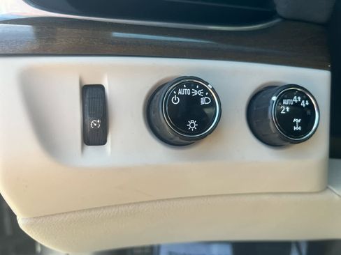 Used 2020 Cadillac Escalade Platinum image 14