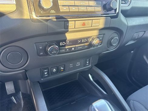 Used 2024 Nissan Frontier SV w/ SV Convenience Package image 22