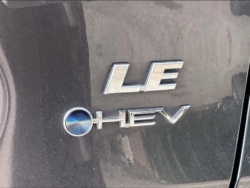 Used 2025 Toyota RAV4 LE AWD/4WD image 8