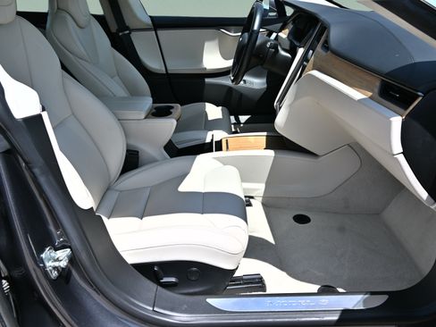 Used 2018 Tesla Model S 75D AWD/4WD image 15