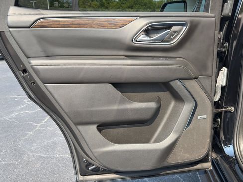 Used 2024 Chevrolet Tahoe Premier AWD/4WD image 32