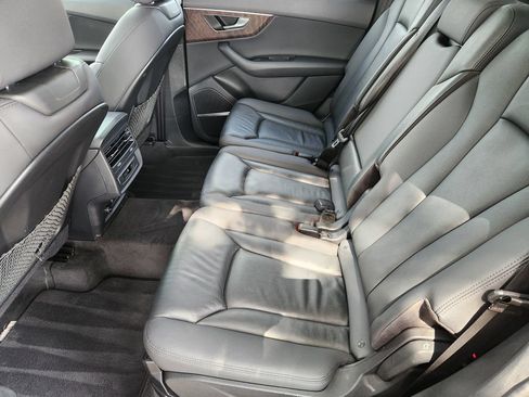 Used 2021 Audi Q7 3.0T Premium Plus w/ Premium Plus Package AWD/4WD image 29